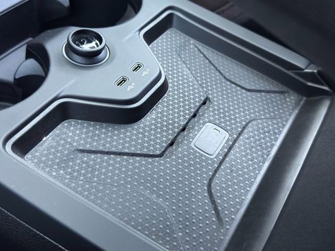 Used 2022 BMW iX xDrive50 w/ Sport Package image 35