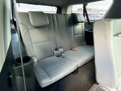 Used 2020 Chevrolet Suburban LT image 31