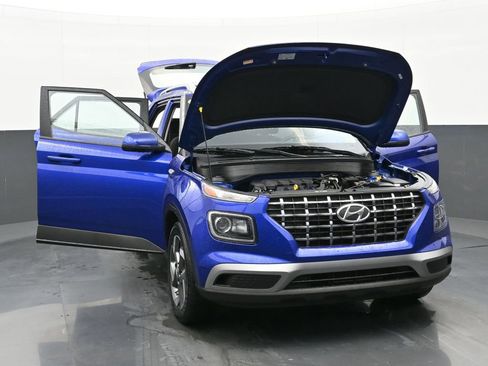 Certified 2024 Hyundai Venue SEL image 51