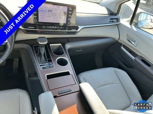 Used 2024 Toyota Sienna XLE image 15