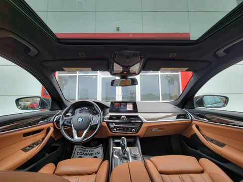 Used 2019 BMW 530i w/ Convenience Package RWD image 9