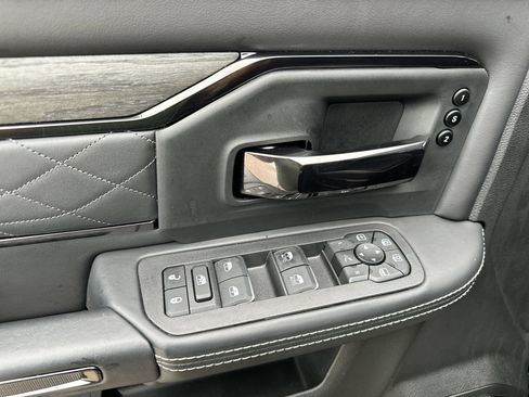 Used 2026 RAM 2500 Limited AWD/4WD image 13