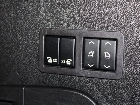 Used 2019 Cadillac Escalade Luxury AWD/4WD image 43