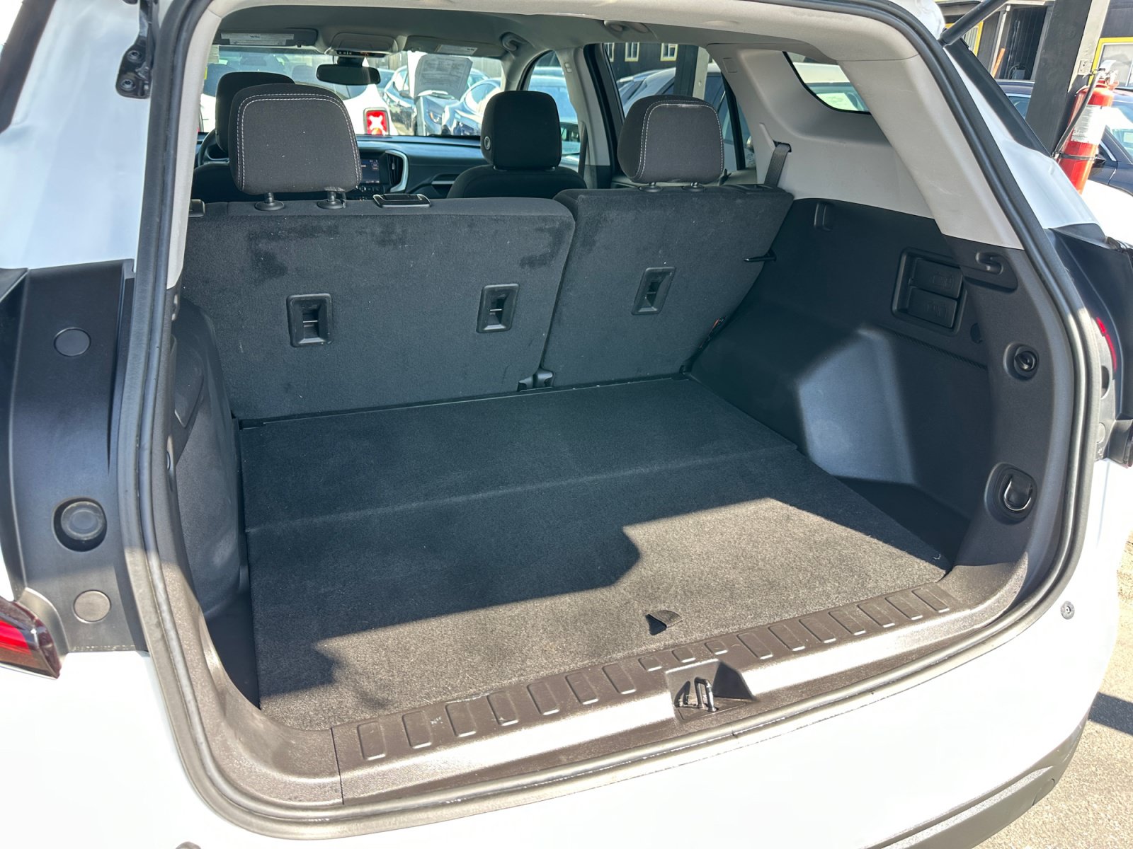 Used 2024 GMC Terrain SLE FWD image 27