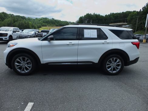Used 2020 Ford Explorer XLT w/ Equipment Group 202A RWD image 6