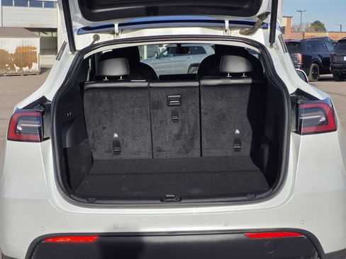 Used 2021 Tesla Model Y Long Range image 14