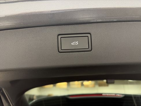 New 2026 Volkswagen Tiguan SE image 30