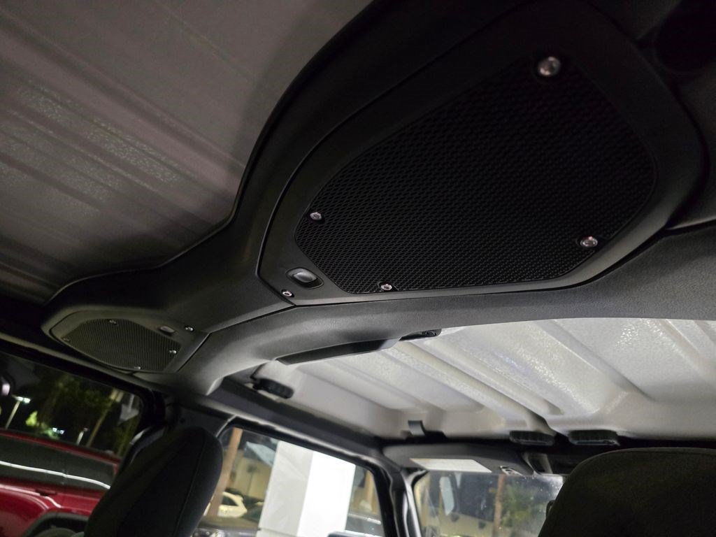 New 2026 Jeep Wrangler Unlimited Sahara AWD/4WD image 32