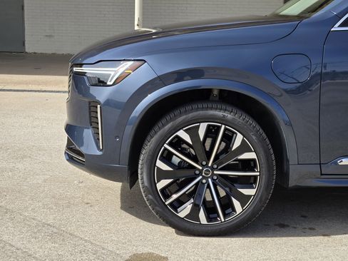 Used 2025 Volvo XC90 T8 Plus w/ Protection Package Premier image 15