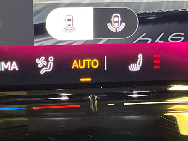 Certified 2025 Volkswagen Tiguan SE FWD image 26