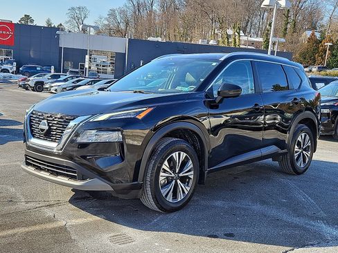 Certified 2022 Nissan Rogue SV w/ SV Premium Package image 3