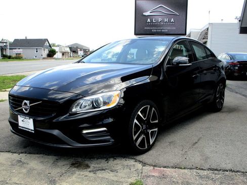 Used 2017 Volvo S60 T5 Dynamic AWD/4WD image 3