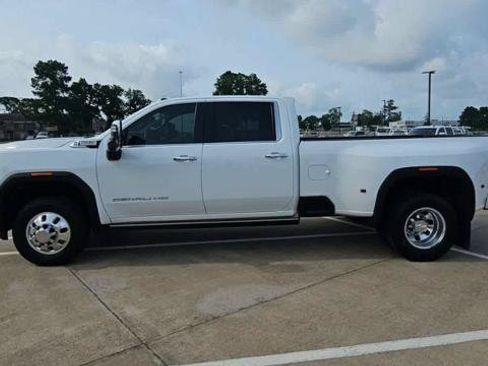 Used 2024 GMC Sierra 3500 Denali w/ Denali Reserve Package AWD/4WD image 4