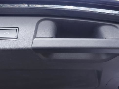 Used 2021 Volkswagen Atlas SEL Premium image 19