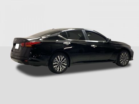 New 2026 Nissan Altima 2.5 SV FWD image 4