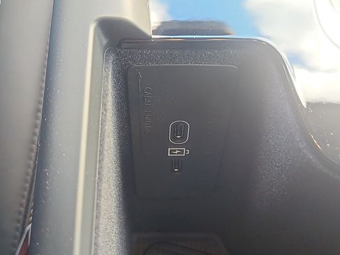 New 2026 Volvo XC60 B5 Ultra w/ Protection Package Premier image 9