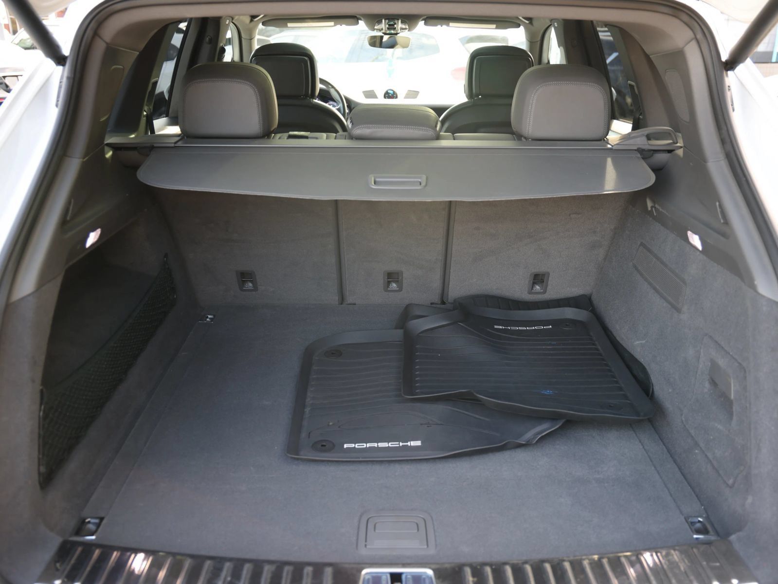 Used 2019 Porsche Cayenne AWD/4WD image 23