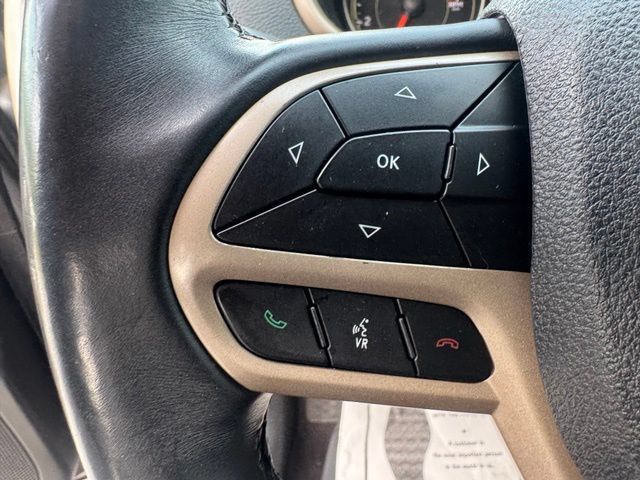 Used 2017 Jeep Cherokee Sport FWD image 19