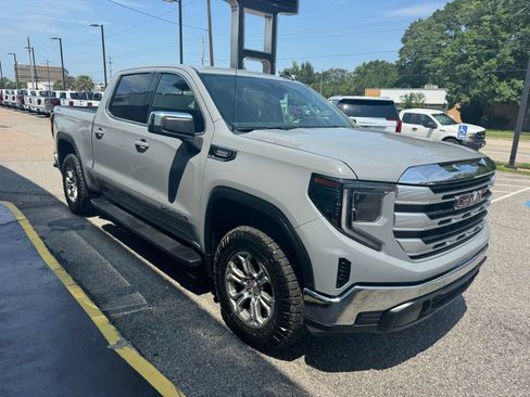 Certified 2024 GMC Sierra 1500 SLE w/ Preferred Package AWD/4WD image 8