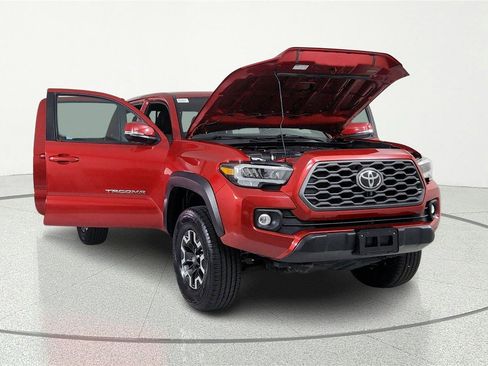 Used 2022 Toyota Tacoma TRD Off-Road AWD/4WD image 7