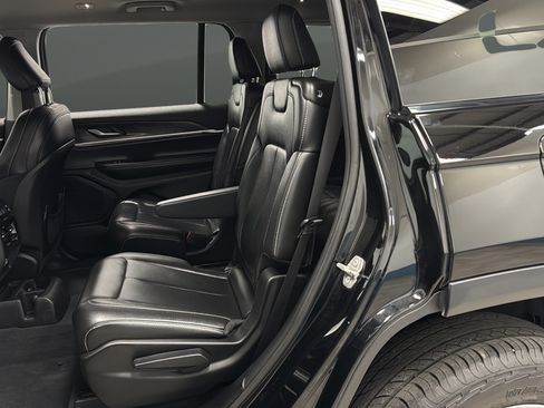 Used 2023 Jeep Grand Cherokee L Limited AWD/4WD image 23