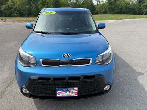 Used 2016 Kia Soul + w/ Designer's Package FWD image 8
