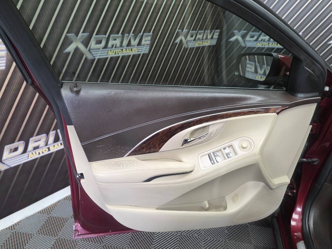 Used 2016 Buick LaCrosse FWD image 18