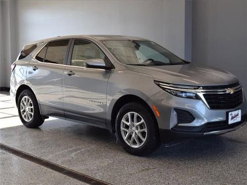 Used 2024 Chevrolet Equinox LT image 1