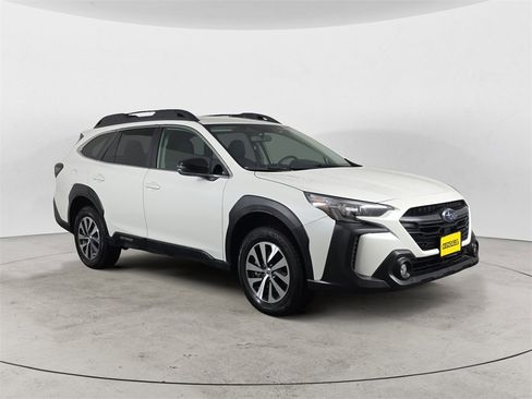 Used 2025 Subaru Outback Premium image 7