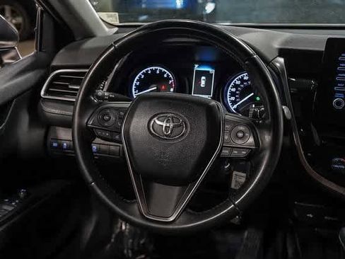 Used 2021 Toyota Camry SE image 15