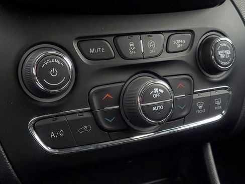 Used 2020 Jeep Cherokee Trailhawk w/ Cold Weather Group image 26