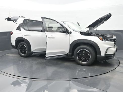 Certified 2025 Honda Pilot EX-L image 31