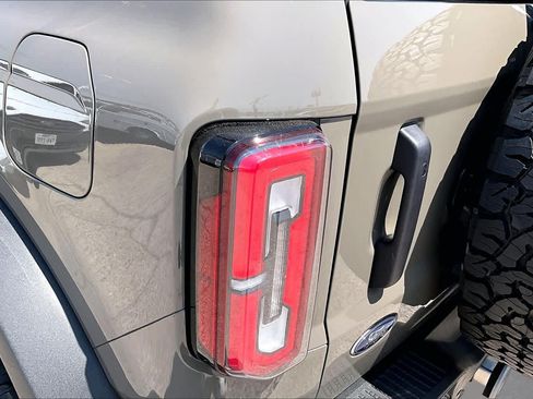 Used 2025 Ford Bronco Badlands AWD/4WD image 29