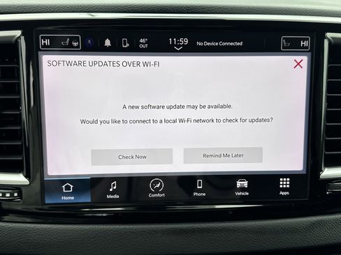 Used 2024 Chrysler Pacifica Touring-L image 18