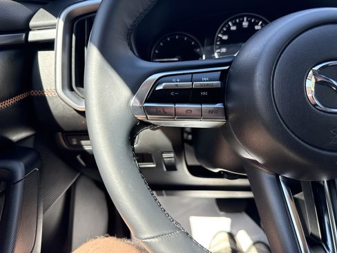 Certified 2025 MAZDA CX-50 AWD 2.5 Hybrid w/ Premium Pkg image 18