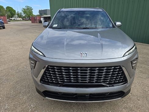 New 2026 Buick Enclave Avenir FWD image 2