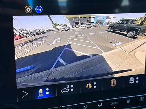 New 2026 Chevrolet Colorado Z71 w/ Technology Package AWD/4WD image 17