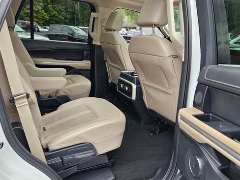 Used 2023 Ford Expedition Limited image 19