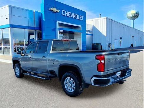 Used 2024 Chevrolet Silverado 2500 LTZ w/ LTZ Convenience Package image 6