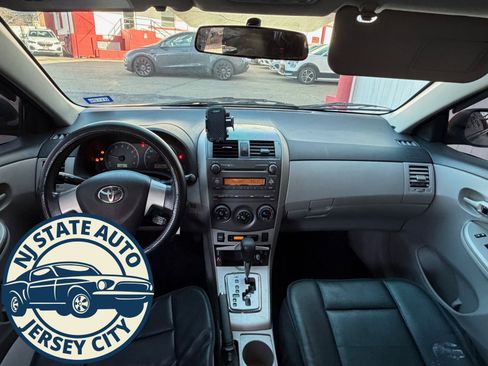 Used 2011 Toyota Corolla image 3
