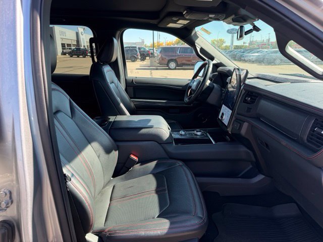 Used 2024 Ford Expedition Limited AWD/4WD image 12