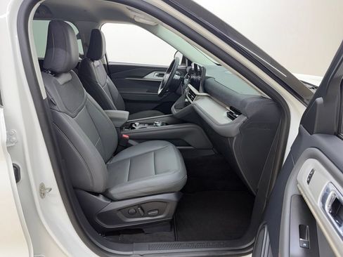 New 2026 Ford Explorer Active w/ Active Comfort Package AWD/4WD image 12