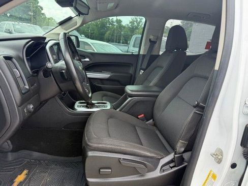 Used 2018 Chevrolet Colorado LT w/ Safety Package RWD image 9