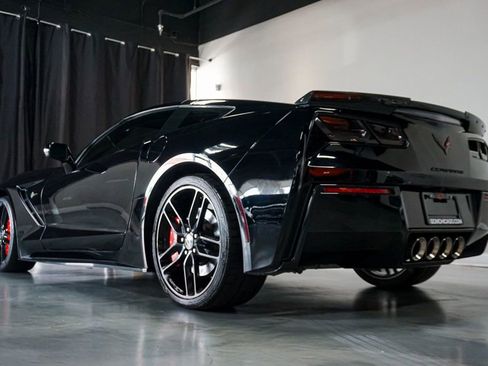 Used 2019 Chevrolet Corvette Stingray Coupe RWD image 36
