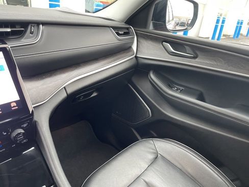 Used 2022 Jeep Grand Cherokee L Limited w/ MOPAR Finishing Package image 19