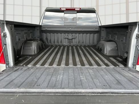 Used 2023 Chevrolet Silverado 1500 LT AWD/4WD image 12