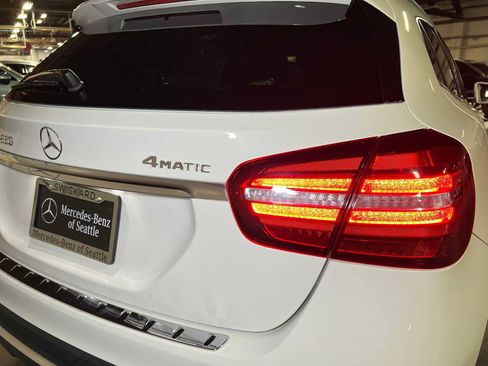 Used 2018 Mercedes-Benz GLA 250 4MATIC image 15