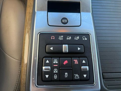 Used 2013 Land Rover Range Rover Sport HSE AWD/4WD image 34