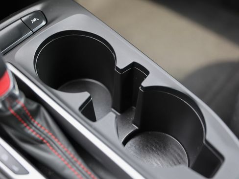 Used 2025 Chevrolet Trax RS FWD image 31