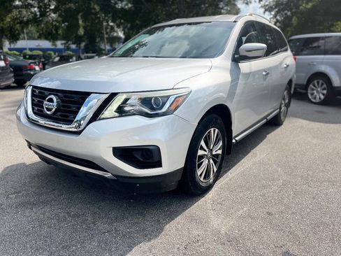 Used 2017 Nissan Pathfinder S image 1